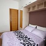 Sara Apartment *